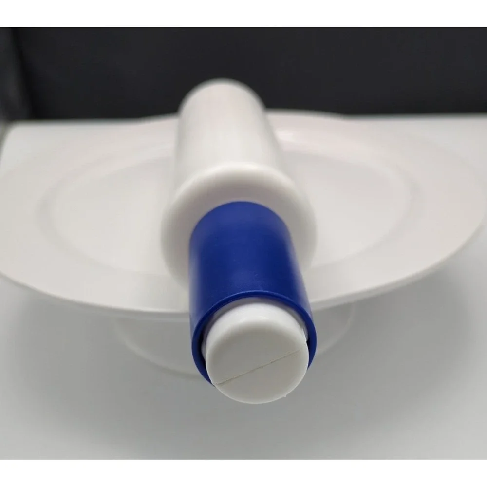 Tupperware Rolling Pin Fill & Chill‎ Blue Handles Rotate Add Warm or Cool Water